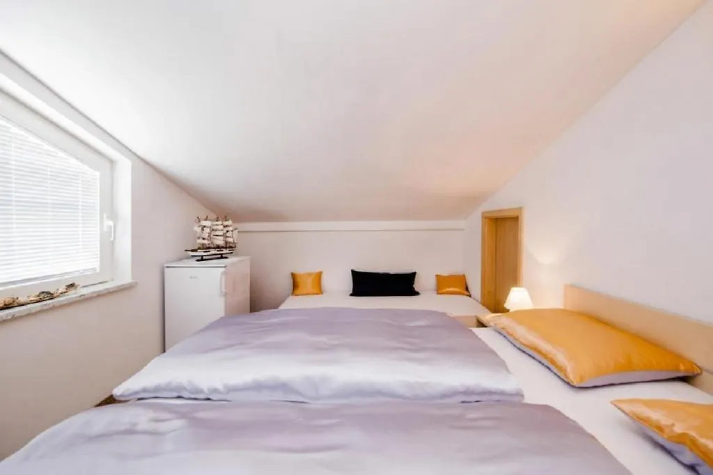 Room In Rovinj With Air Conditioning, Wi-Fi Casa de hóspedes