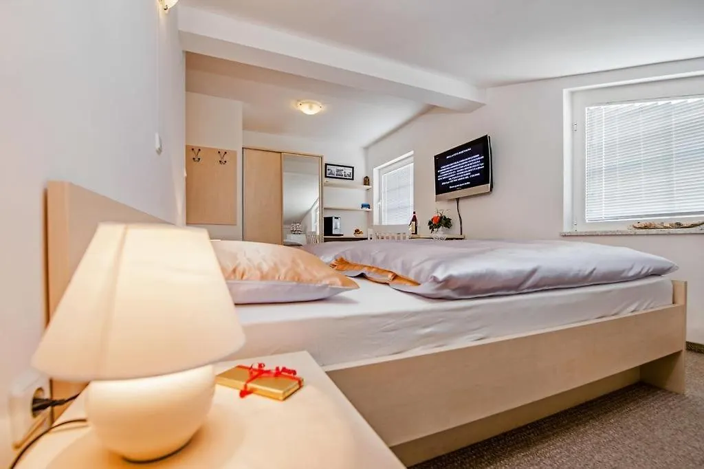 Room In Rovinj With Air Conditioning, Wi-Fi