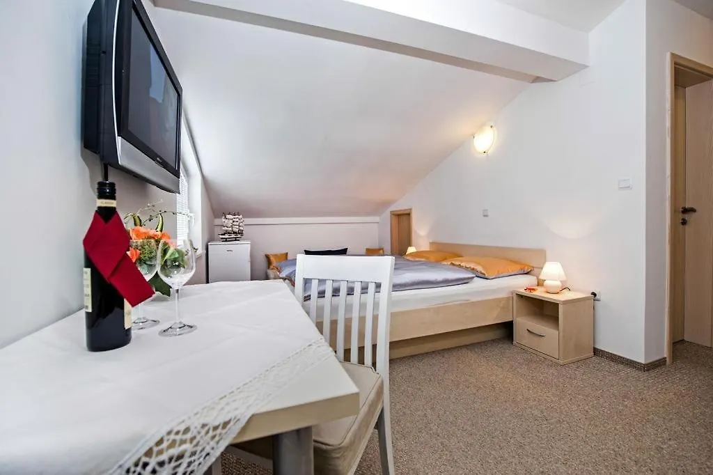 Room In Rovinj With Air Conditioning, Wi-Fi