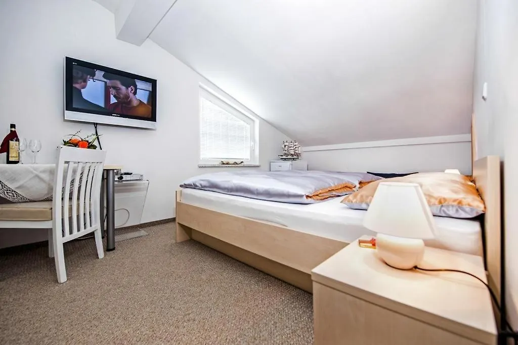Casa de hóspedes Room In Rovinj With Air Conditioning, Wi-Fi