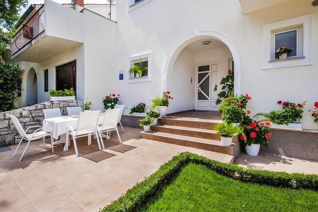 Casa de hóspedes Room In Rovinj With Air Conditioning, Wi-Fi Croácia