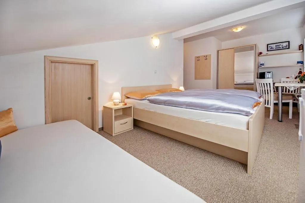 Room In Rovinj With Air Conditioning, Wi-Fi