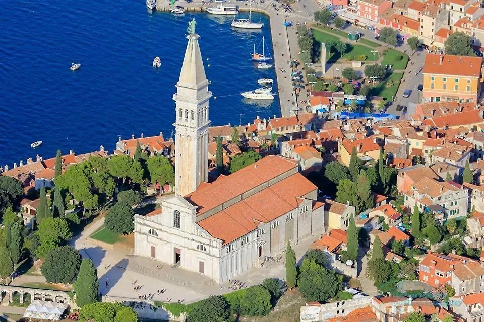 Room In Rovinj With Air Conditioning, Wi-Fi Croácia