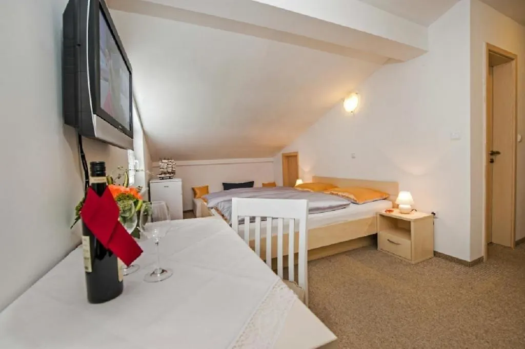 Room In Rovinj With Air Conditioning, Wi-Fi 0*,
