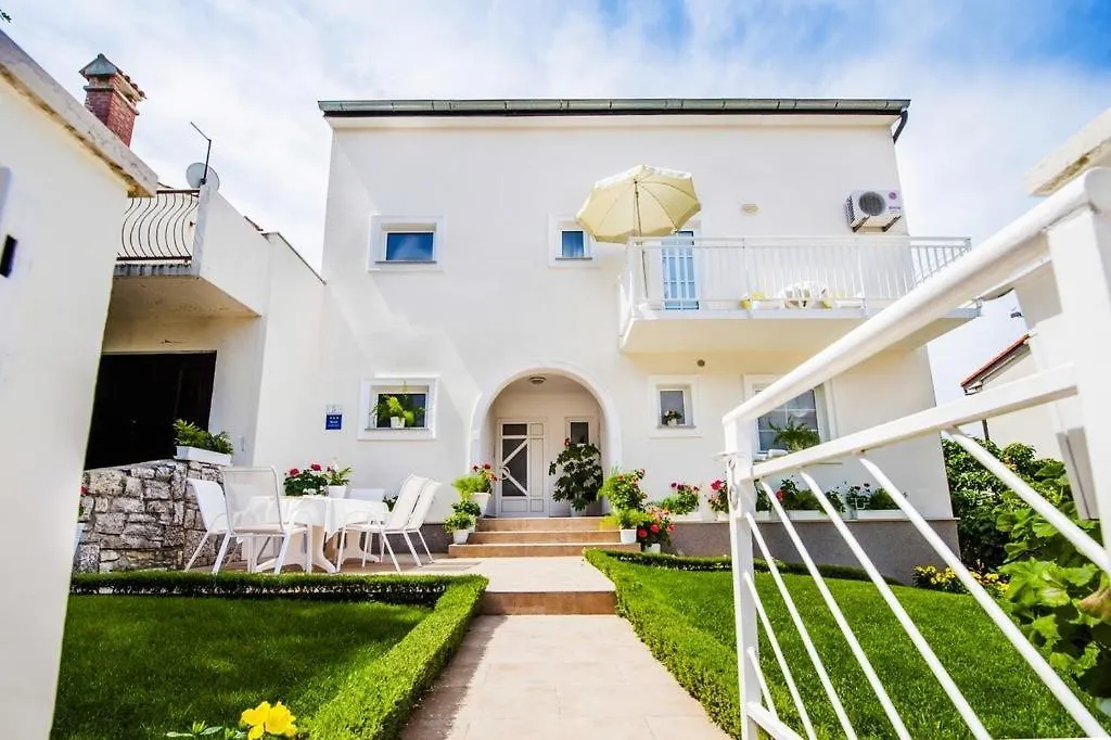Room In Rovinj With Air Conditioning, Wi-Fi Guest house